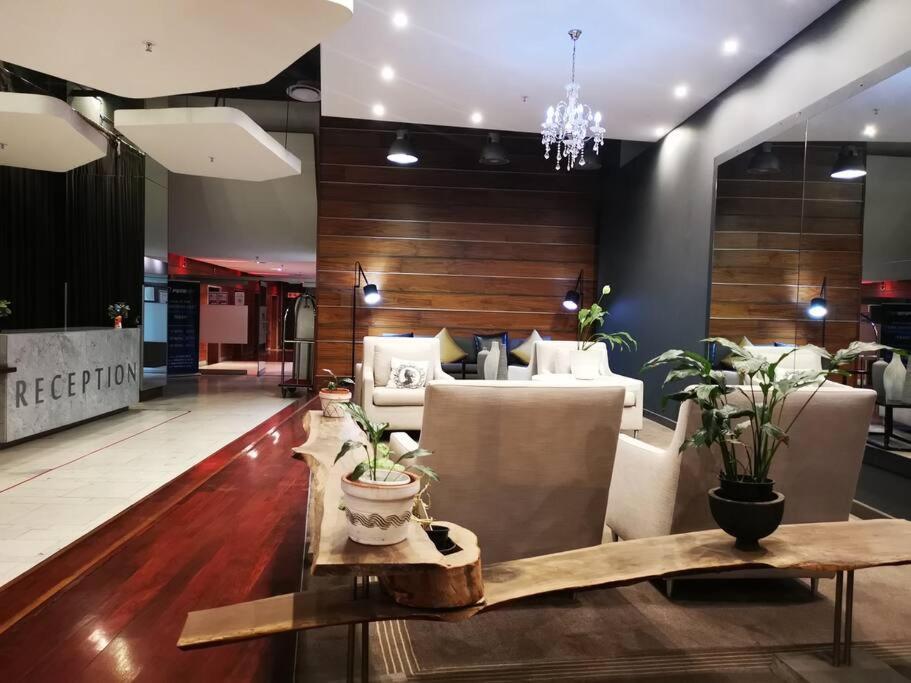 1007-Stunning Studio Apt With Incredible Joburg Views Johannesburg Dış mekan fotoğraf